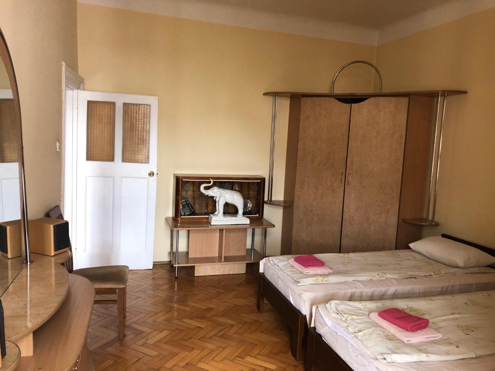 Apartment On Svobody Avenue Lviv Exterior photo